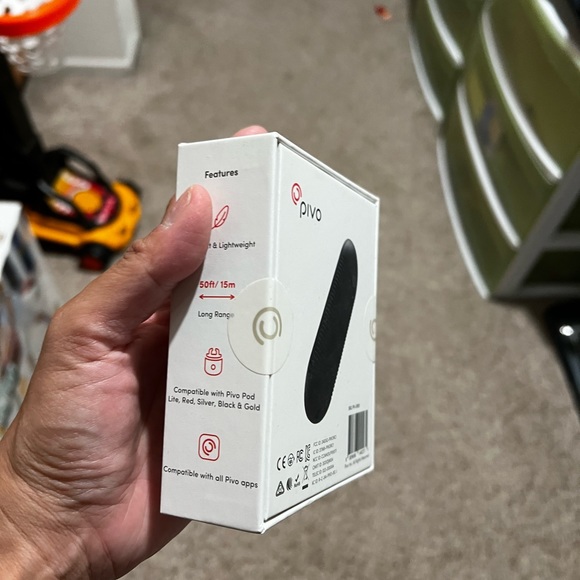 *BRAND NEW* PIVO POD LITE WITH REMOTE - SMART TRACKING PHONE MOUNT and REMOTE - Picture 5 of 5